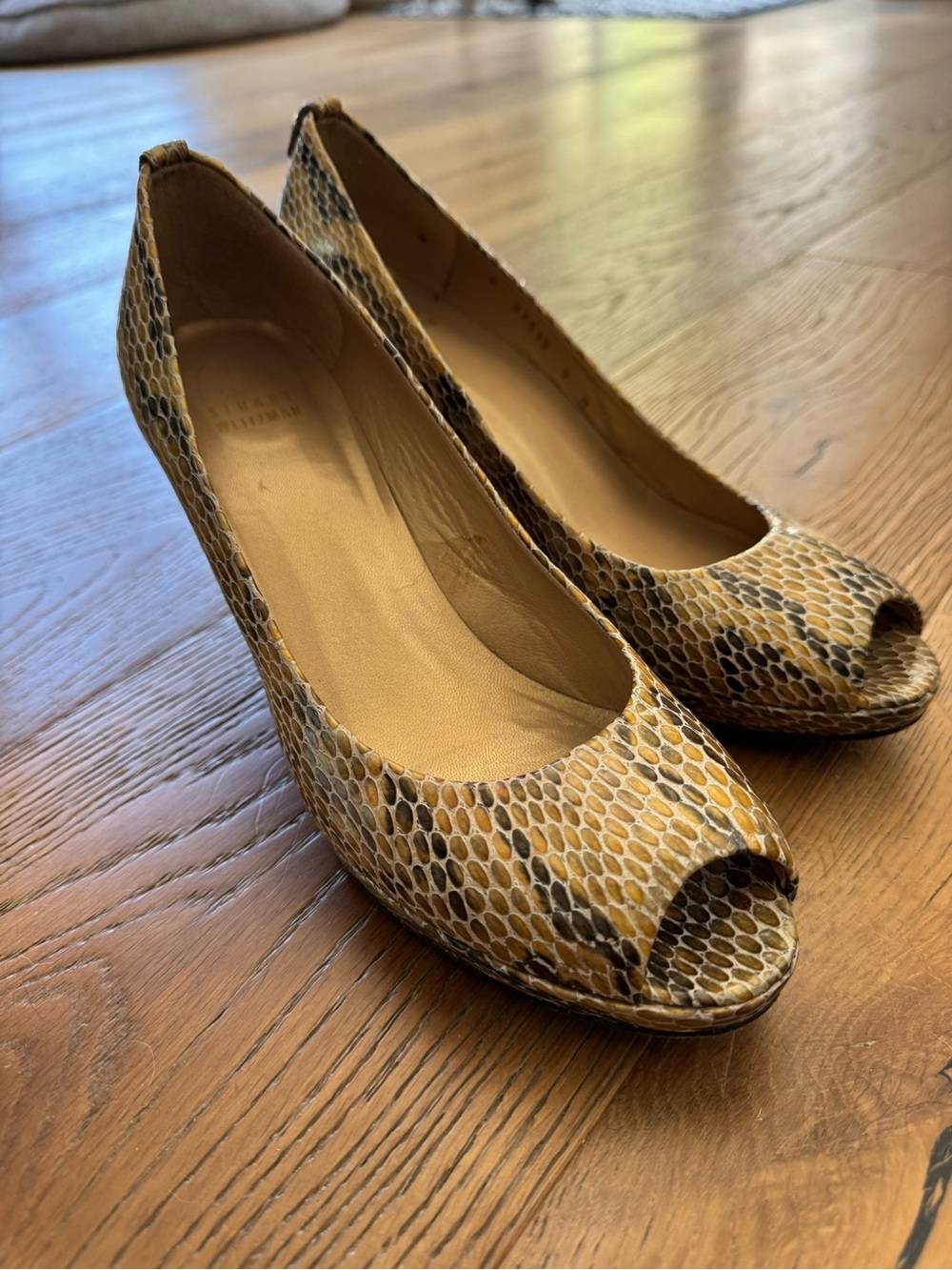 Stuart Weitzman Women’s Peep-Toe Snakeskin Wedge Heels in tan and black size 9